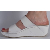 Saboti/Papuci albi din piele naturala dama/dame/femei (cod 6680.1)